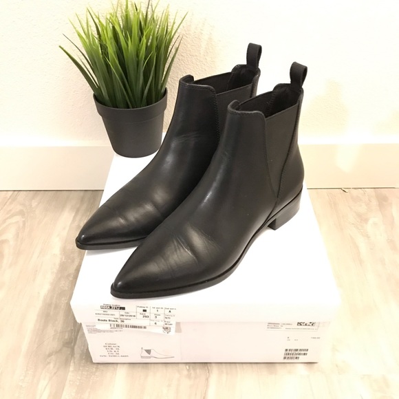 pointed toe chelsea bootie